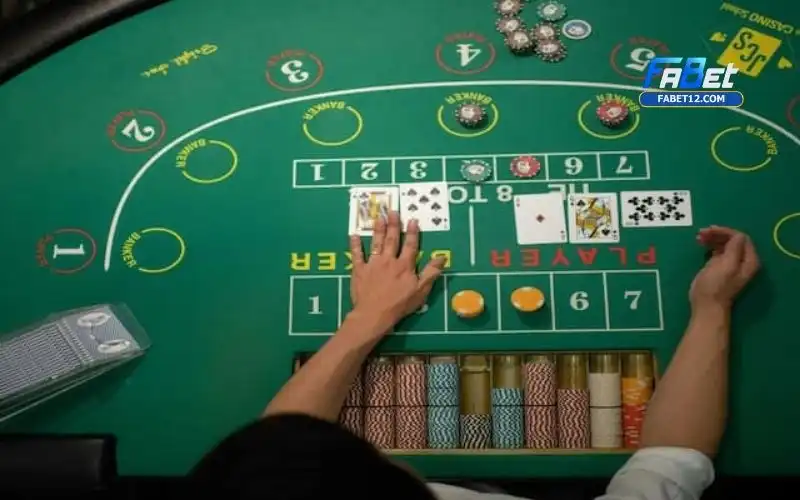 Baccarat: Hướng Dẫn Toàn Diện Từ Cơ Bản Đến Chuyên Sâu